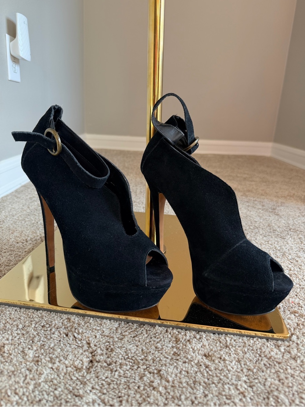 Betsey Johnson Black Suede Platform Peep Toe Shootie Heels Ankle Strap Sz 8